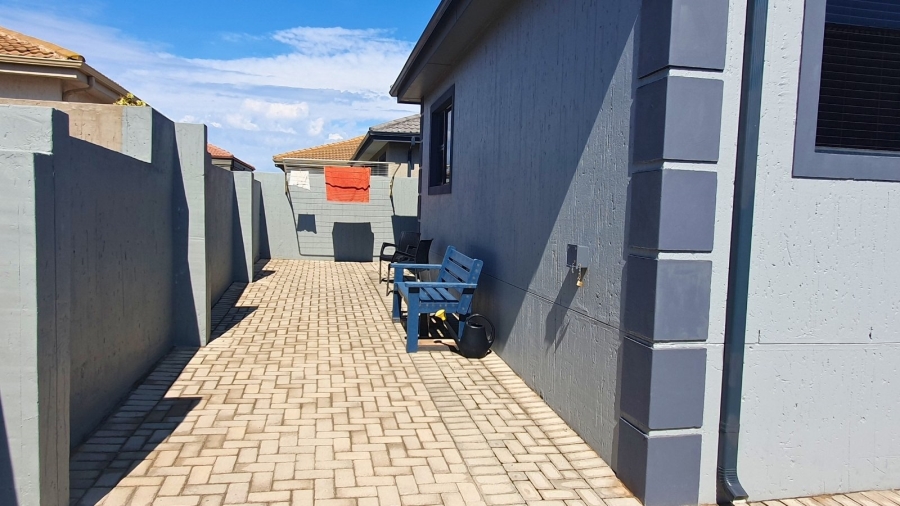 2 Bedroom Property for Sale in Dana Bay Western Cape